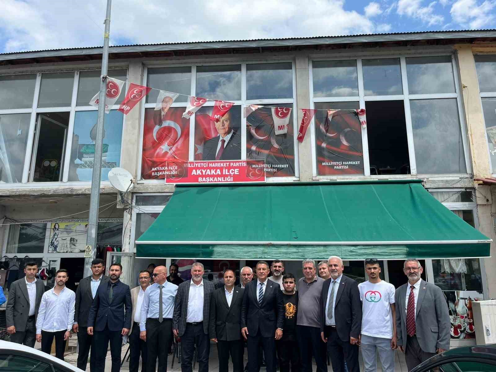 mhp-akyaka-da-guven-tazeledi-erhan-aktas-yeniden-ilce-baskani-secildi