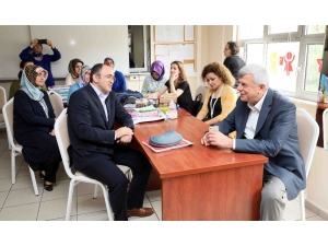 Başkan Karaosmanoğlu’nun Okul Ziyaretleri Sürüyor
