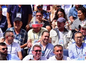 Kongre Üyelerinden Güneş Önlemi