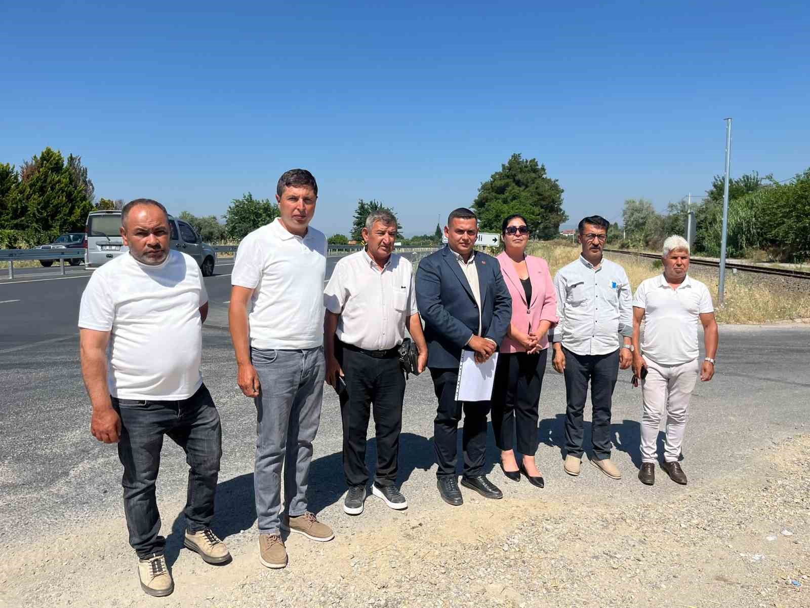 muhtarlardan-karayollarina-refuj-tepkisi