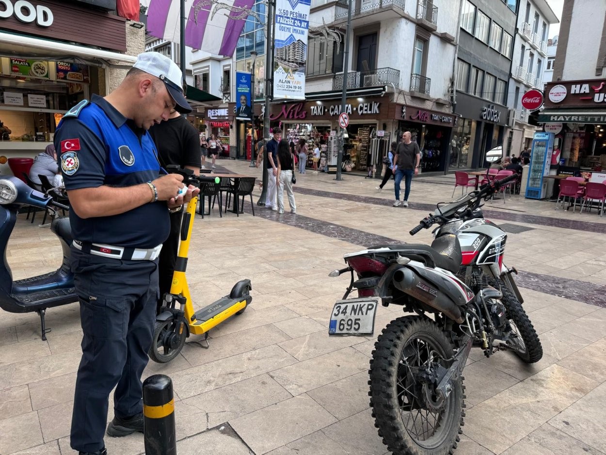 ordu-da-zabita-ekiplerinden-kapali-caddelerde-motosiklet-ve-bisiklet-denetimi