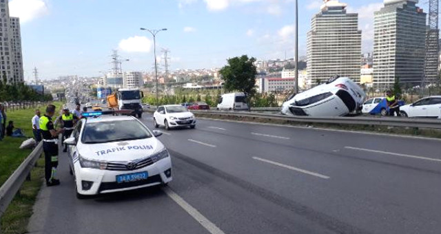 Sınava Giderken Kaza Yapan Öğretmenleri Taktıkları Emniyet Kemeri Kurtardı