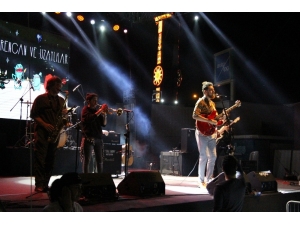 Genç Müzisyen Evrencan Gündüz Fasl-ı Şahane’ye Konuk Oldu