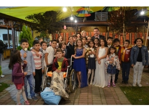 Başkan Bakıcı Miniklerin Mezuniyet Sevincine Ortak Oldu