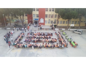 Çocuklarıyla Aynı Masada İftarda Buluştular