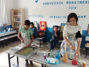 Köy Çocukları Ebru Sanatıyla Tanıştı