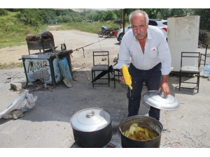 Tüberküloz Hastası 25 Yıldır Sokakta Çalışarak Geçimini Sağlıyor