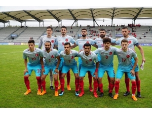 Finale Yükselen U20 Milli Takımında E.y. Malatyasporlu Mustafa İlk On Birde Sahaya Çıktı