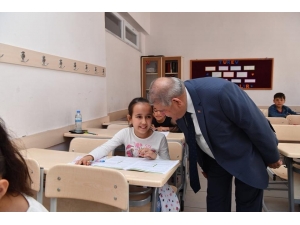 “Kahramanmaraş Bilgiyle Buluşuyor” Projesi İle Öğrencilere Kitap Desteği