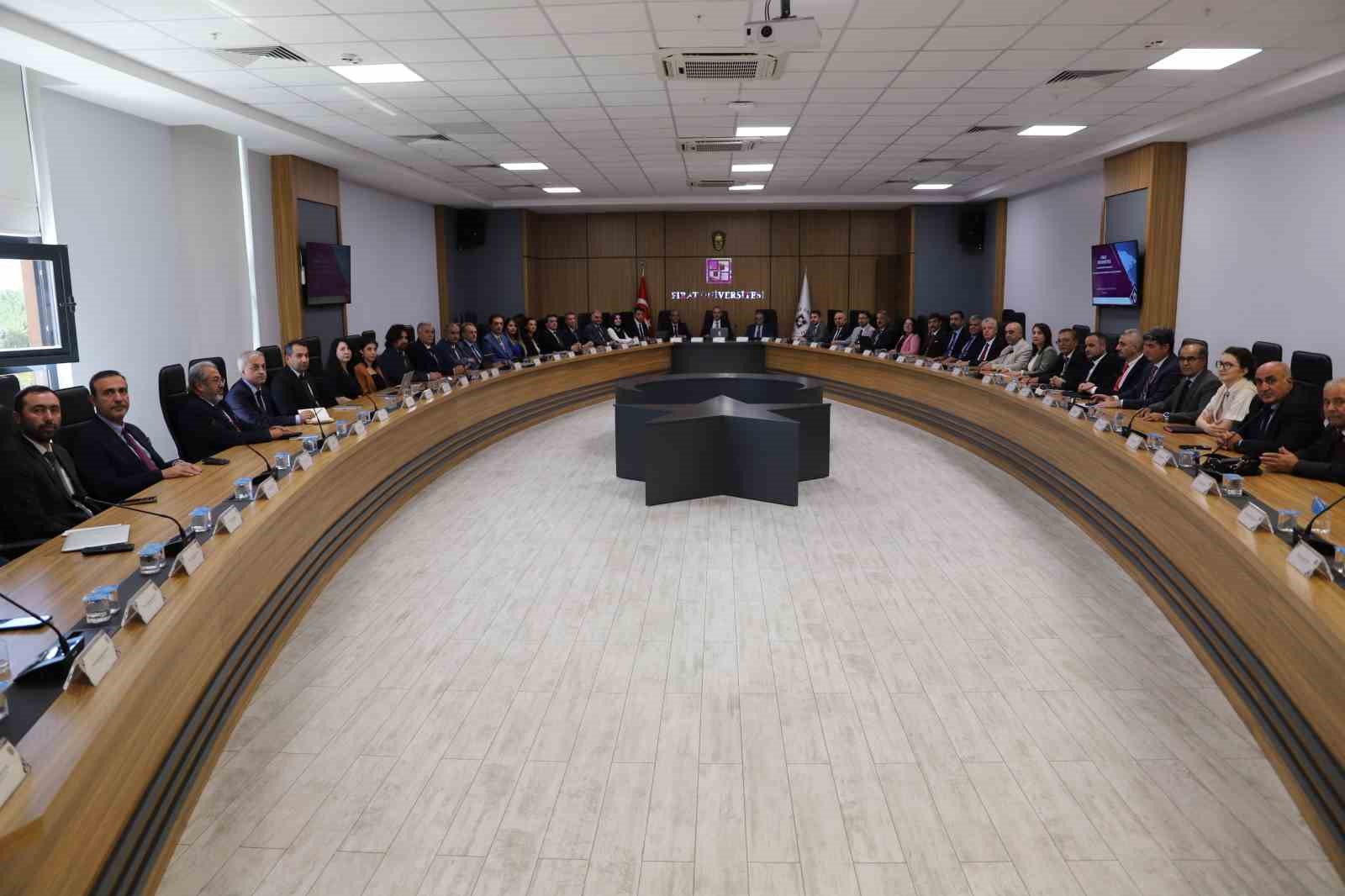 fu-de-yeni-egitim-ogretim-yili-hazirliklari-degerlendirildi