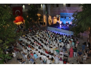 Kuşadası’nda Hale Yamener Konseri