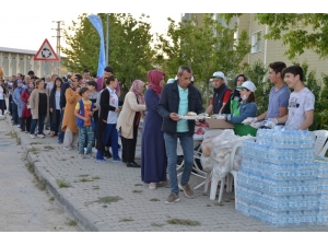 Tepebaşı Belediyesi’nin Sokak İftarları Devam Ediyor