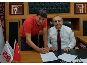 Balkes, Giray Bulak İle Sözleşme İmzaladı