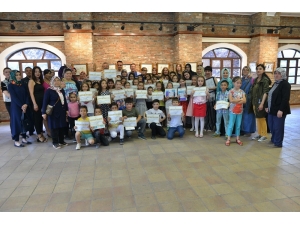 Karikatür Atölyeleri Sergisi Ve Katılım Belgesi Takdim Töreni