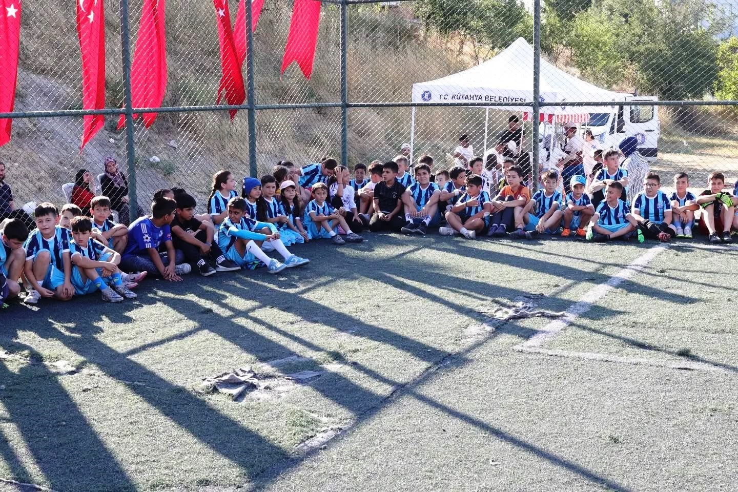 kutahya-da-halk-eglencesi-ve-penalti-heyecani
