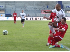 Efsaneler Maçında Türkiye Sevindi: 4-3