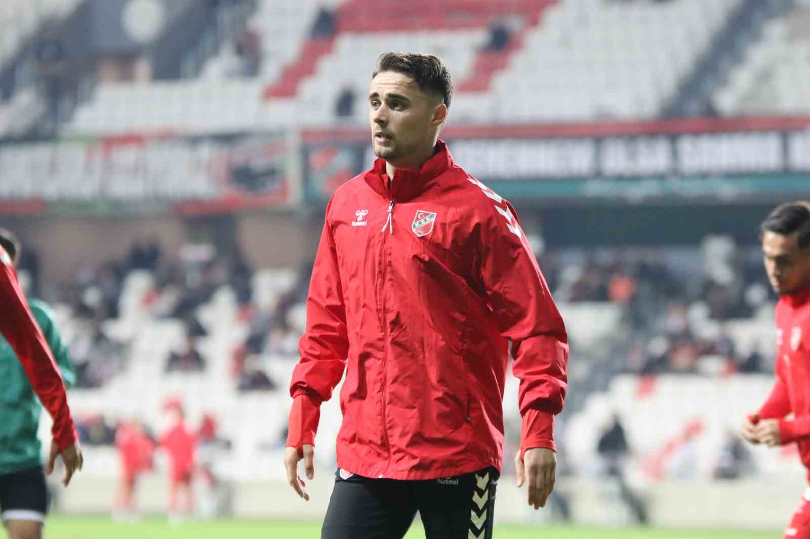 karsiyaka-alpay-eroglu-nu-gelecek-sezon-kadroda-dusunuyor
