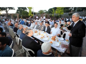 Başkan Karaosmanoğlu, “Sizin En Hayırlınız, Kur’an’ı Öğrenen Ve Öğretendir”