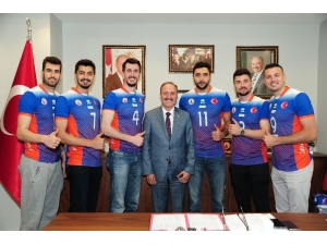 İstanbul Büyükşehir’de 6 İmza Birden