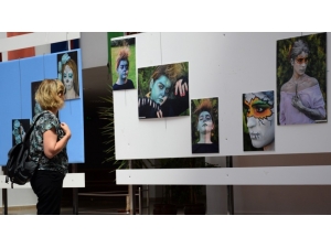 Öğrencilerden ‘Renklerin Yolculuğu’ Sergisi