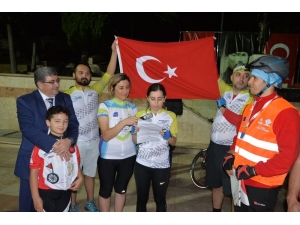 Şanlı Türk Bayrağı Bisikletliler Tarafından Bilecik’e Getirildi