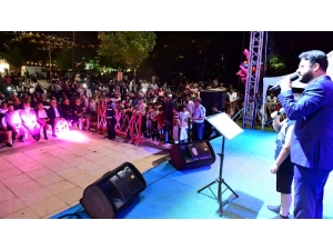 Ramazan Sokağında Muzaffer Gürler Konseri