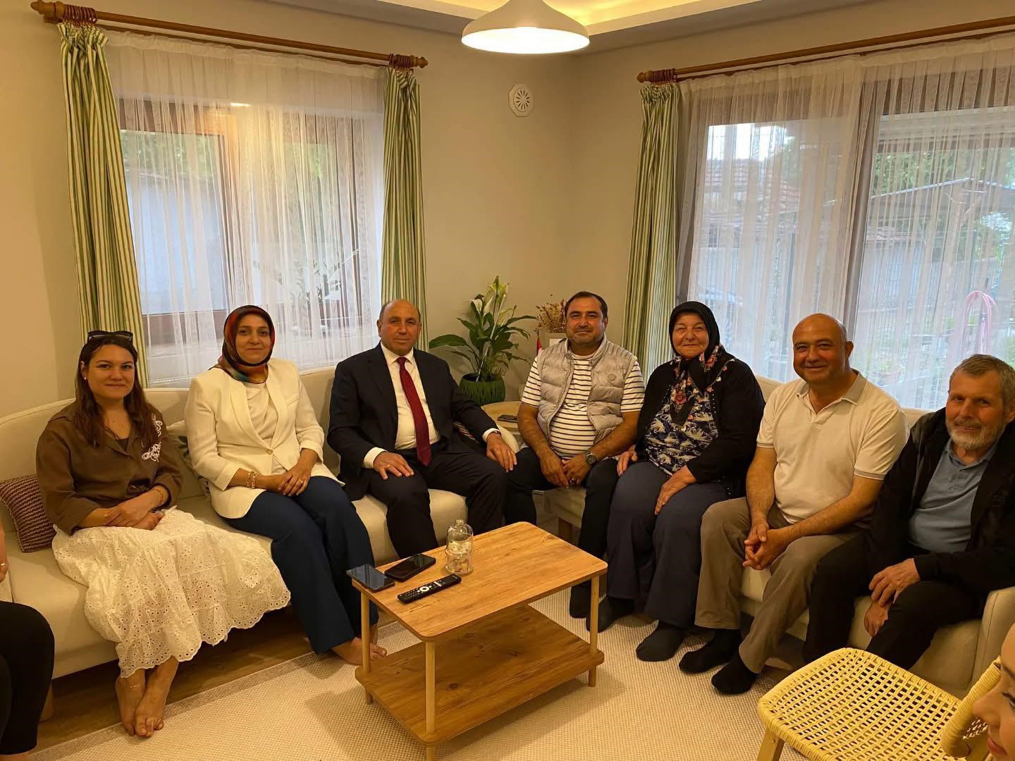 baskan-akdeniz-den-sehit-ailelerine-bayram-ziyareti