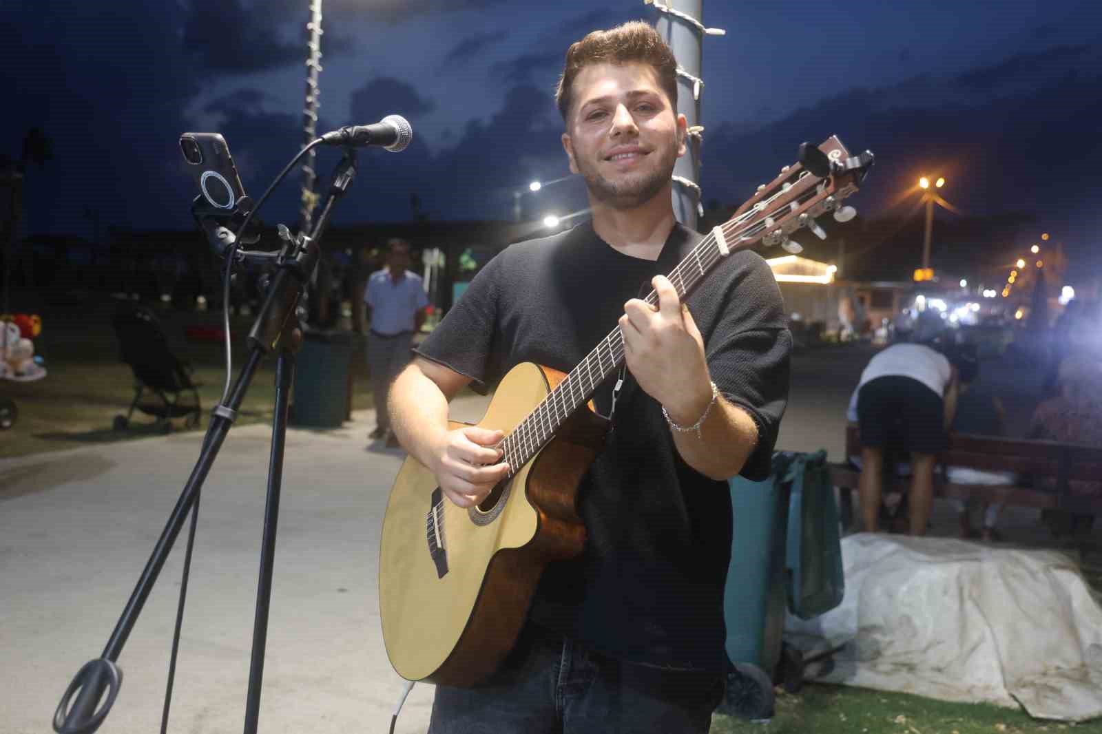 gunduzleri-elektrik-tesisati-dosuyor-geceleri-gitar-caliyor