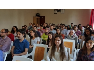 Tüfekçi: “Öğretmenlik Mesleğinde Sınıfa Girip Çıkmak Yetmez”