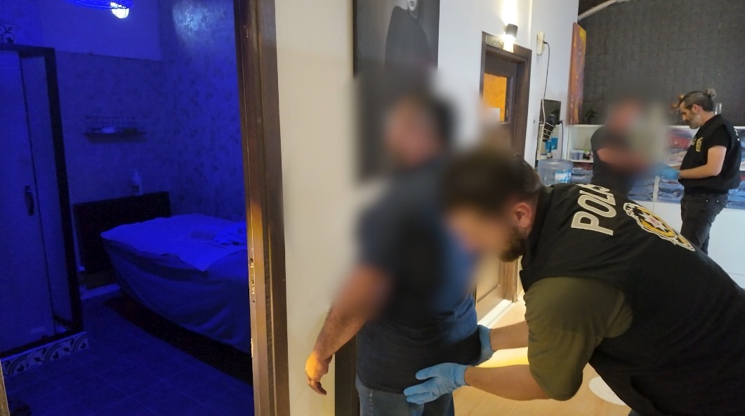 isparta-da-masaj-salonlarina-fuhus-operasyonunda-2-tutuklama