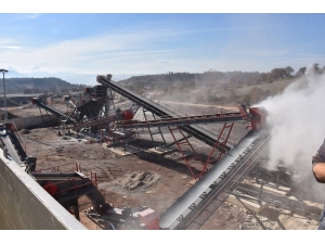 Dursunbey Belediyesi Ekmeğini Taştan Çıkarıyor