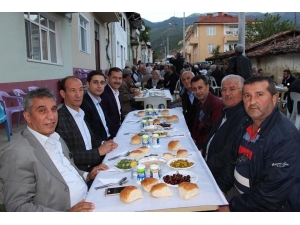 Mahalle İftarına Protokol Eksiksiz Katıldı