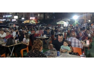 Zahit Alüminyum Çalışanları Geleneksel İftar Yemeğinde Buluştu