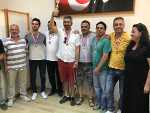 Altay Fırtınası Plajda Esti