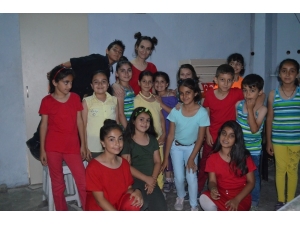 Çocukların Tiyatro Oyunu Beğeni Topladı