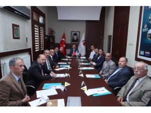 Vali Çakacak, Siyasi Parti İl Başkanları İle Bir Araya Geldi