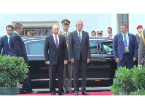 Putin, Avusturya’da Resmi Törenle Karşılandı