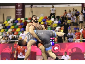 Milli Güreşçiler U23 Avrupa Güreş Şampiyonası’nda Fırtına Gibi Esiyor