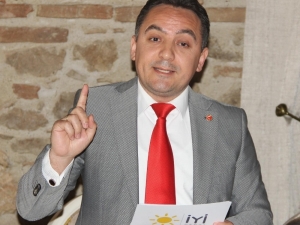 İyi Partili Eryılmaz Zeytin Üreticileriyle Buluştu