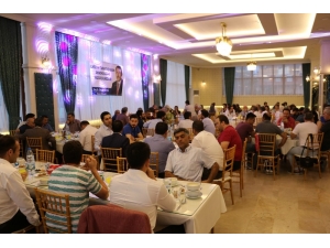 Ak Parti’li Özdağ, Özdağ, Basınla İftarda Buluştu