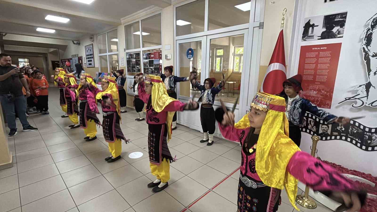 bolu-da-49-bin-169-ogrenci-karne-sevinci-yasadi