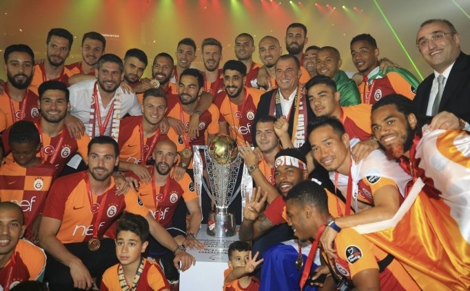 Galatasaray'da Büyük Kadro Temizliği