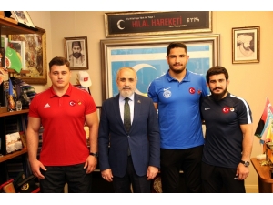 Cumhurbaşkanı Başdanışmanı Topçu Milli Güreşçileri Kabul Etti