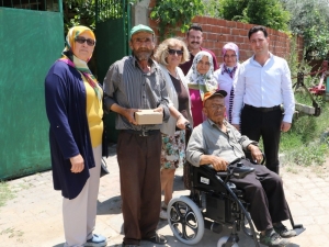 Manisa’da 2 Engellinin Yüzü Akülü Arabayla Güldü