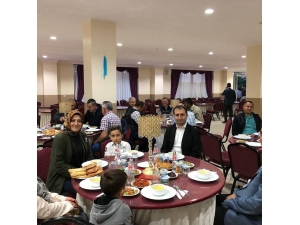 Tso Pazaryeri’nde İftar Yemeği Verdi