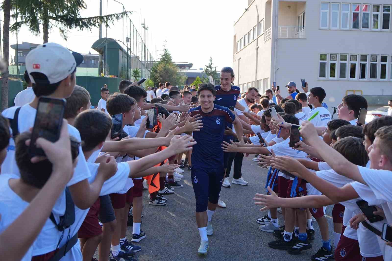 trabzonspor-da-aral-simsir-ilk-antrenmanina-cikti