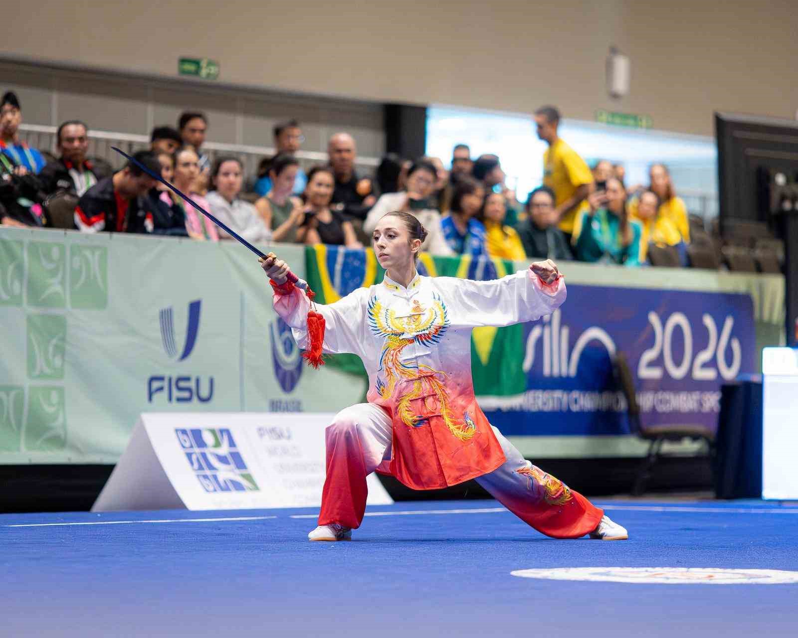 egeli-sporcu-liyne-nisa-akgul-den-cifte-dunya-ikinciligi