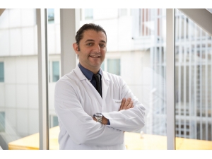 Dr. Yaşar: “Akıllı Merceklerle Ömür Boyu Gözlüklerinizden Kurtulabilirsiniz”