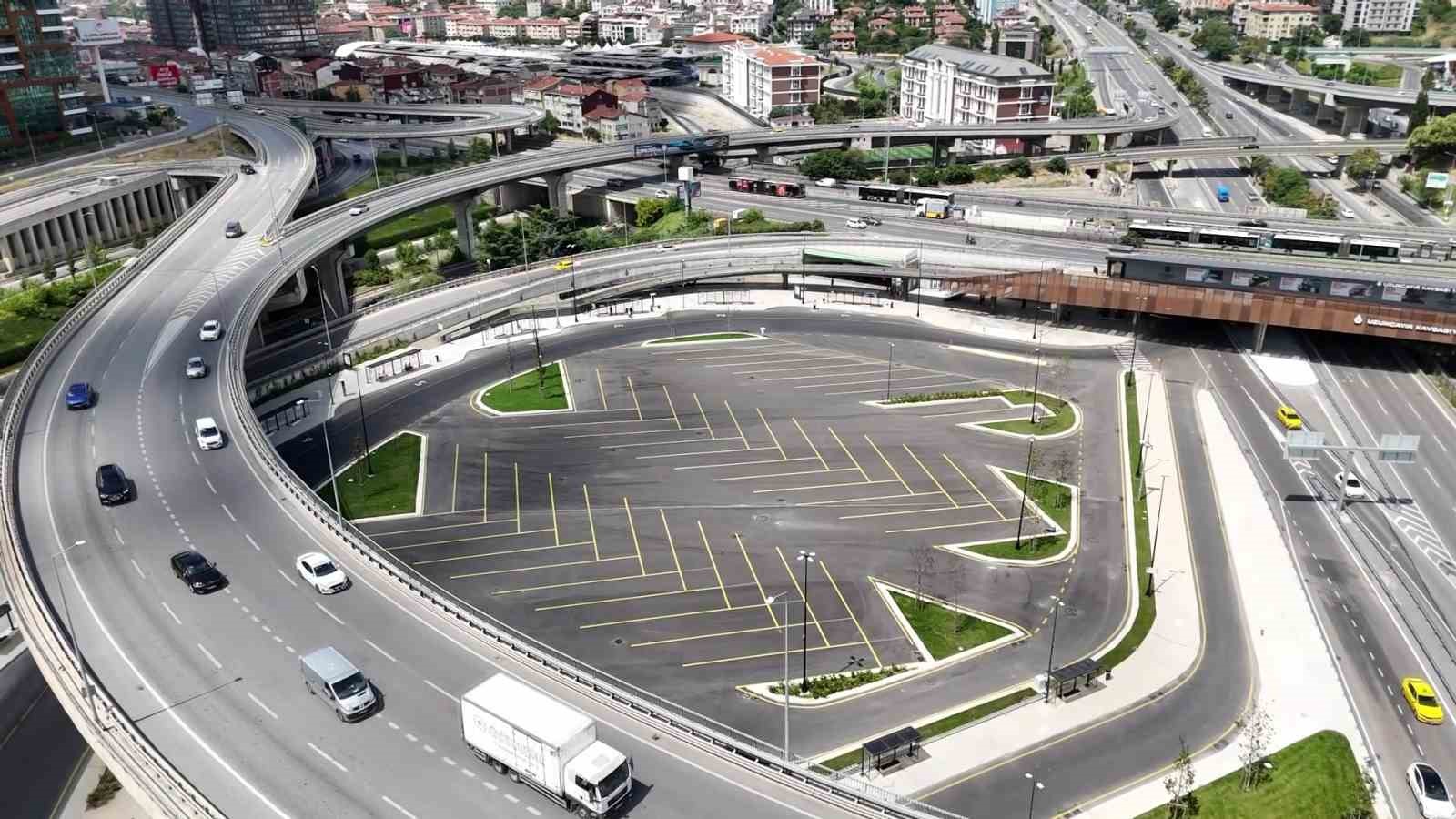 kadikoy-rihtim-daki-otobus-peronlari-kaldiriliyor-26-hat-uzuncayir-a-tasinacak