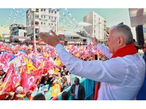 Başbakan Yıldırım: "Kimse Türklere, Kürtlere Devlet Kurma Küstahlığında Bulunmasın"